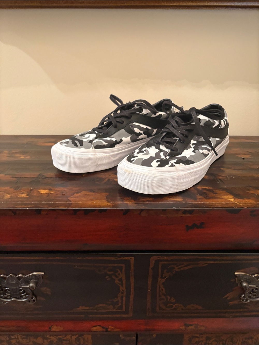 Vans Camo Black, White & Gray Low-Top Sneakers- Women’s 8.5